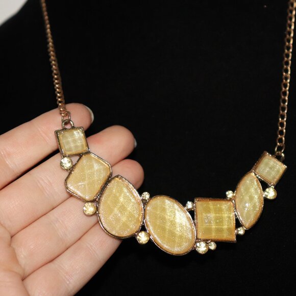 Beautiful gold and yellow rhinestone bib style statement necklace 18-20" - Picture 3 of 5